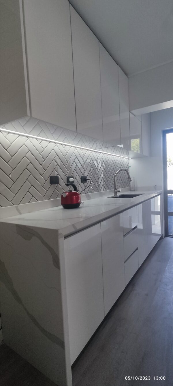 MUEBLES A MEDIDA - Imagen 2
